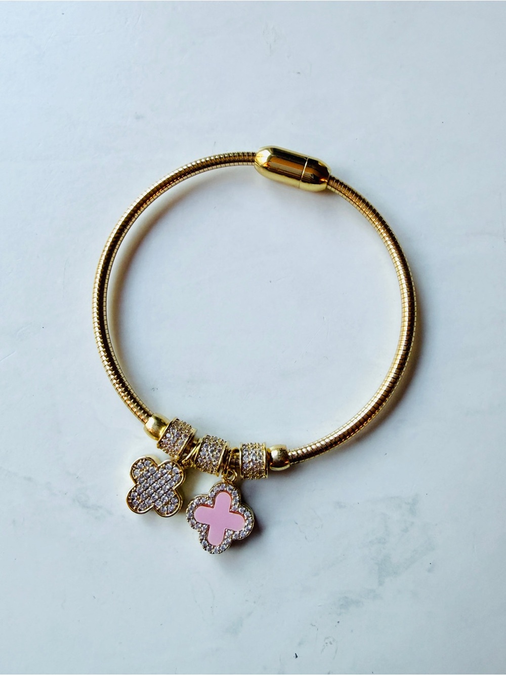 New EyeCandy Los Angeles Gold Bracelet with Pink and Gold Flower Charms